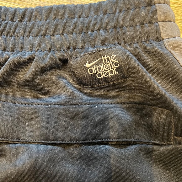 Nike active ware, track pants W/back pocket - Picture 5 of 6